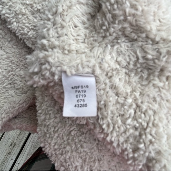 American Rag fuzzy cardigan sweater! - Picture 6 of 7